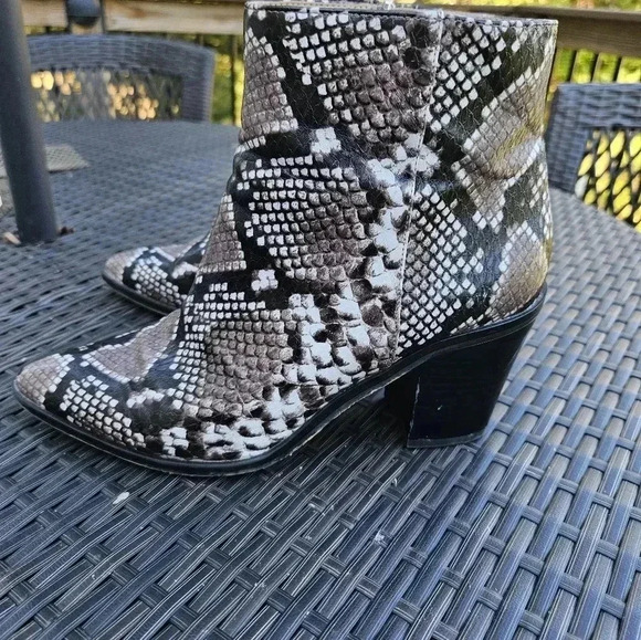 14h & Union Braxen Snake Embossed Block Heel Ankle Boots Women (sz 8.5M) - Picture 5 of 9